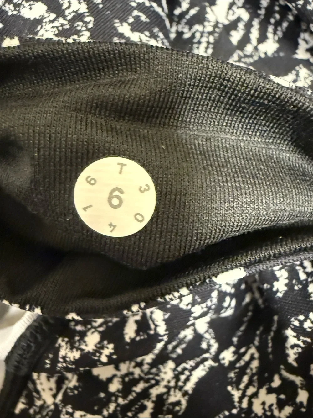 Lululemon Wunder Under Leggings Black White Abstract Print Size 6